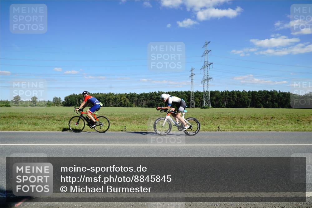 07.09.2025 - 19. Norderstedt Triathlon Michael Burmester http://msf.ph/oto/8845845 07.09.2025 15:05:43 Radfahren  meine-sportfotos.de