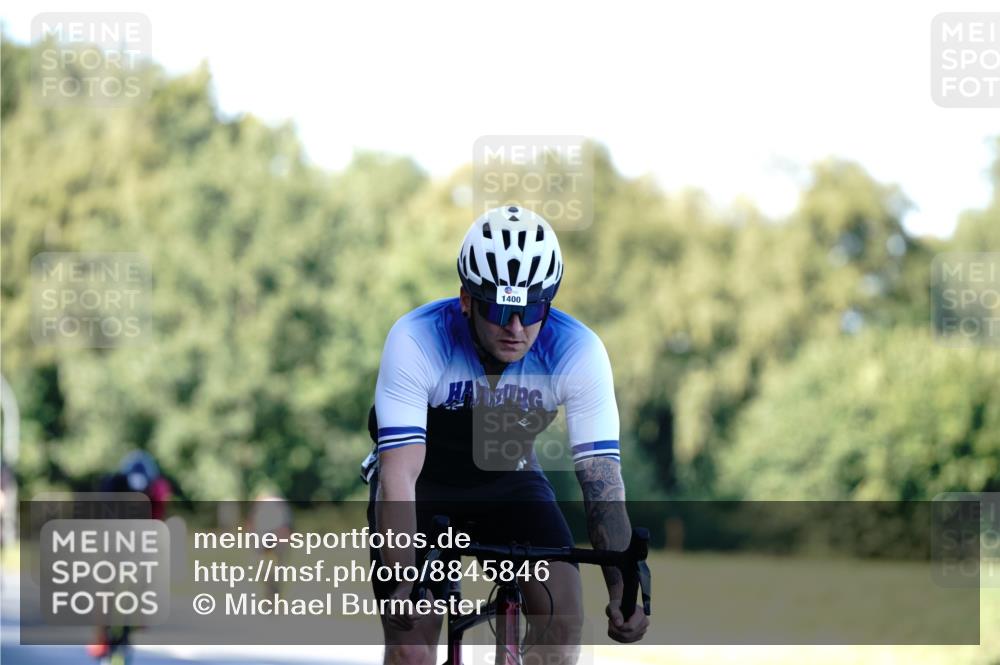 07.09.2025 - 19. Norderstedt Triathlon Michael Burmester http://msf.ph/oto/8845846 07.09.2025 16:07:03 Radfahren 552, 950, 1400, 1574, 1602 meine-sportfotos.de