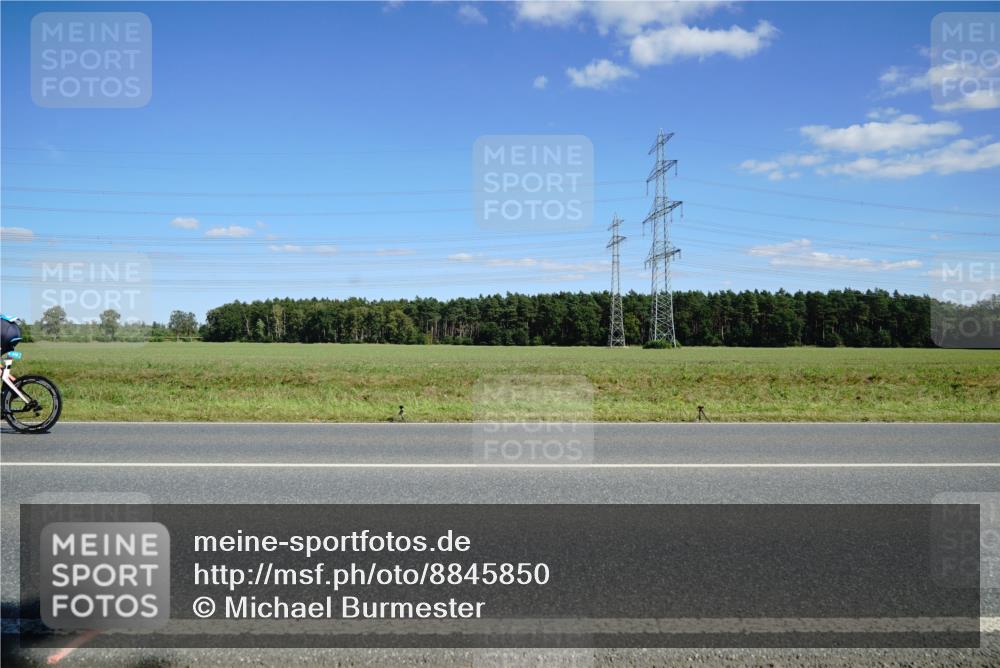 07.09.2025 - 19. Norderstedt Triathlon Michael Burmester http://msf.ph/oto/8845850 07.09.2025 15:05:43 Radfahren  meine-sportfotos.de