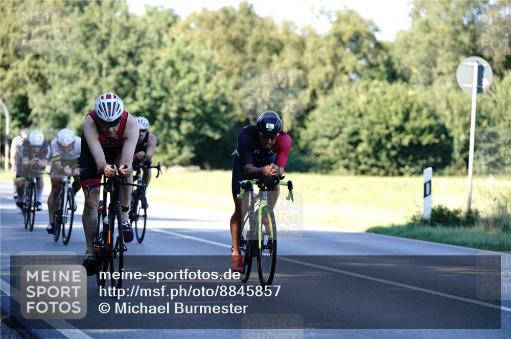 07.09.2025 - 19. Norderstedt Triathlon Michael Burmester http://msf.ph/oto/8845857 07.09.2025 16:07:05 Radfahren 552, 950, 1094, 1400, 1407, 1555, 1574, 1588, 1601 meine-sportfotos.de