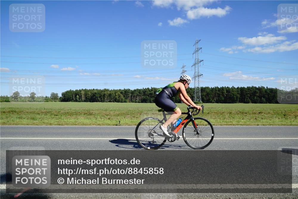 07.09.2025 - 19. Norderstedt Triathlon Michael Burmester http://msf.ph/oto/8845858 07.09.2025 15:05:47 Radfahren 448, 453, 1503 meine-sportfotos.de
