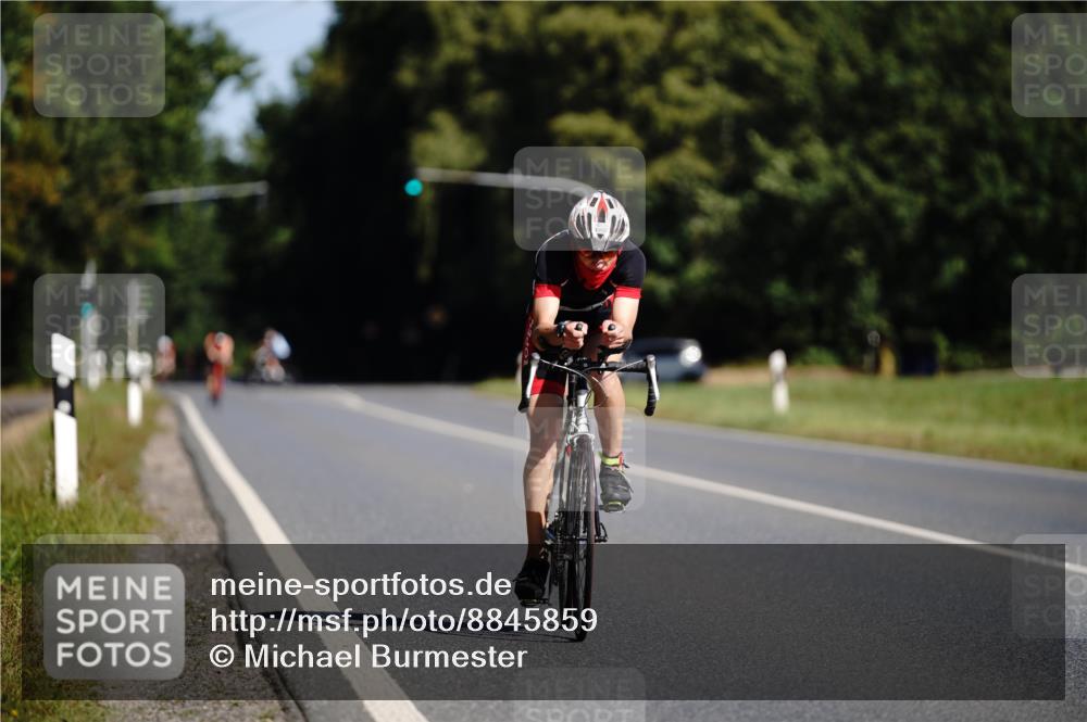 07.09.2025 - 19. Norderstedt Triathlon Michael Burmester http://msf.ph/oto/8845859 07.09.2025 11:10:17 Radfahren 734, 771, 1207 meine-sportfotos.de