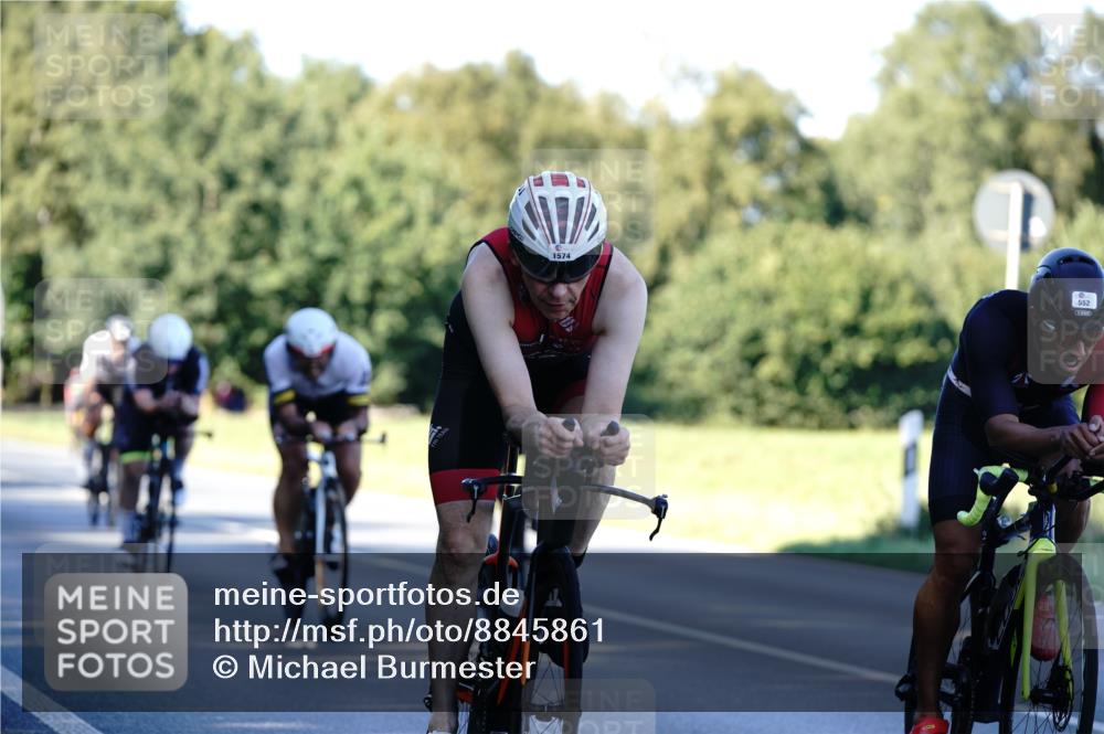 07.09.2025 - 19. Norderstedt Triathlon Michael Burmester http://msf.ph/oto/8845861 07.09.2025 16:07:05 Radfahren 552, 950, 1094, 1400, 1407, 1555, 1574, 1588, 1601 meine-sportfotos.de