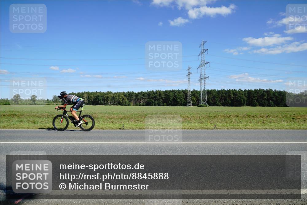 07.09.2025 - 19. Norderstedt Triathlon Michael Burmester http://msf.ph/oto/8845888 07.09.2025 15:06:02 Radfahren  meine-sportfotos.de