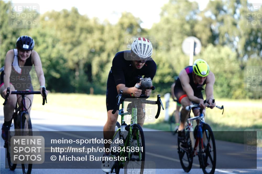 07.09.2025 - 19. Norderstedt Triathlon Michael Burmester http://msf.ph/oto/8845891 07.09.2025 16:07:09 Radfahren 492, 552, 866, 952, 1094, 1407, 1523, 1555, 1574, 1588, 1589, 1601, 1616 meine-sportfotos.de