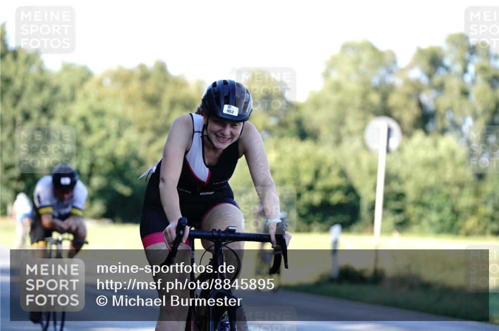 07.09.2025 - 19. Norderstedt Triathlon Michael Burmester http://msf.ph/oto/8845895 07.09.2025 16:07:09 Radfahren 492, 552, 866, 952, 1094, 1407, 1523, 1555, 1574, 1588, 1589, 1601, 1616 meine-sportfotos.de