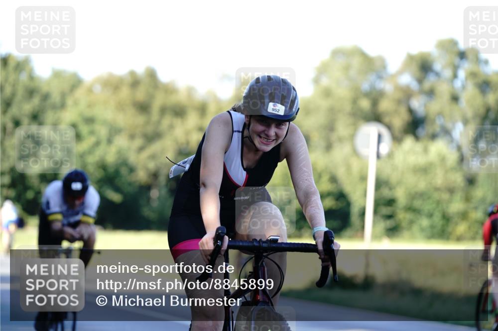 07.09.2025 - 19. Norderstedt Triathlon Michael Burmester http://msf.ph/oto/8845899 07.09.2025 16:07:09 Radfahren 492, 552, 866, 952, 1094, 1407, 1523, 1555, 1574, 1588, 1589, 1601, 1616 meine-sportfotos.de