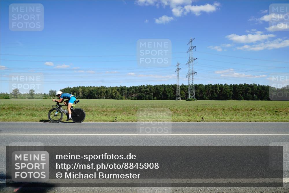 07.09.2025 - 19. Norderstedt Triathlon Michael Burmester http://msf.ph/oto/8845908 07.09.2025 15:06:18 Radfahren  meine-sportfotos.de