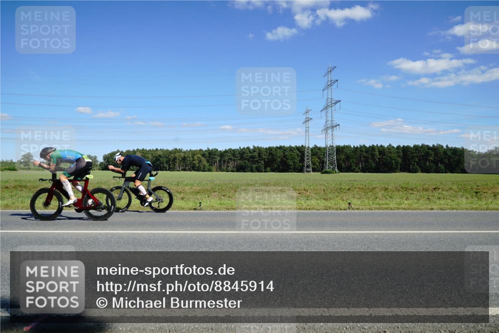 07.09.2025 - 19. Norderstedt Triathlon Michael Burmester http://msf.ph/oto/8845914 07.09.2025 15:06:22 Radfahren 452 meine-sportfotos.de