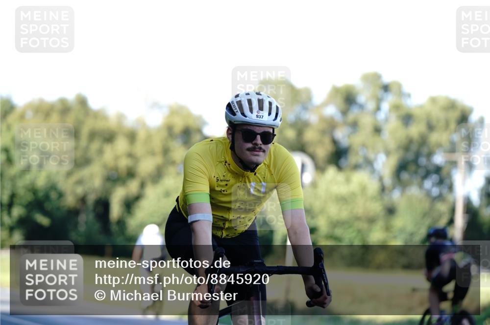 07.09.2025 - 19. Norderstedt Triathlon Michael Burmester http://msf.ph/oto/8845920 07.09.2025 16:07:14 Radfahren 937, 1523, 1551, 1616 meine-sportfotos.de