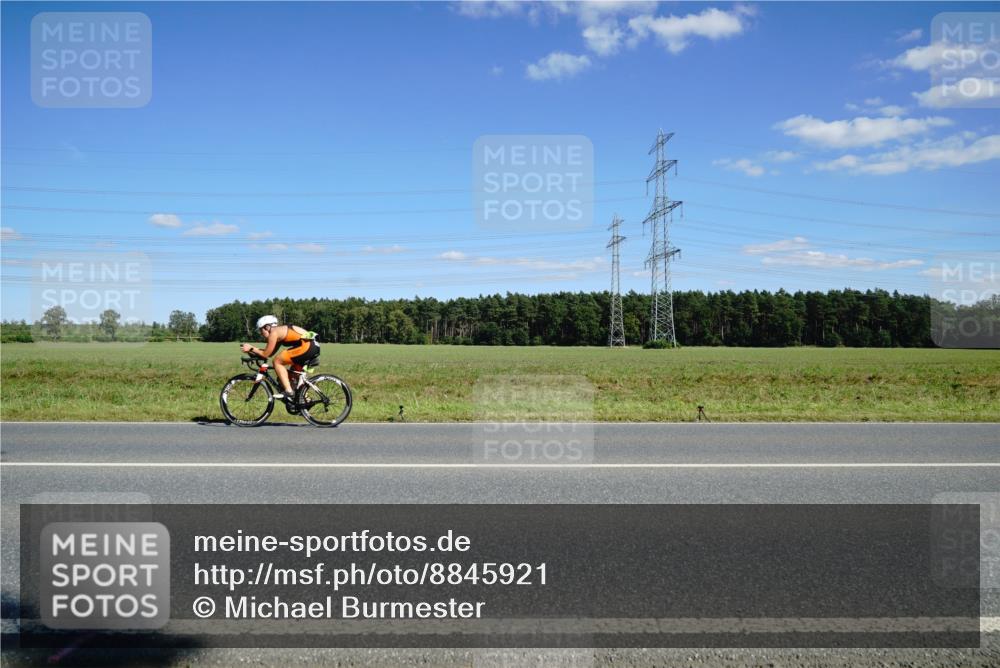 07.09.2025 - 19. Norderstedt Triathlon Michael Burmester http://msf.ph/oto/8845921 07.09.2025 15:06:28 Radfahren 452 meine-sportfotos.de
