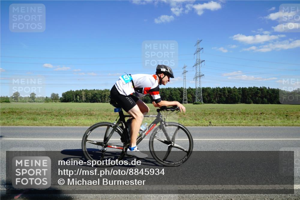 07.09.2025 - 19. Norderstedt Triathlon Michael Burmester http://msf.ph/oto/8845934 07.09.2025 15:06:40 Radfahren 427 meine-sportfotos.de