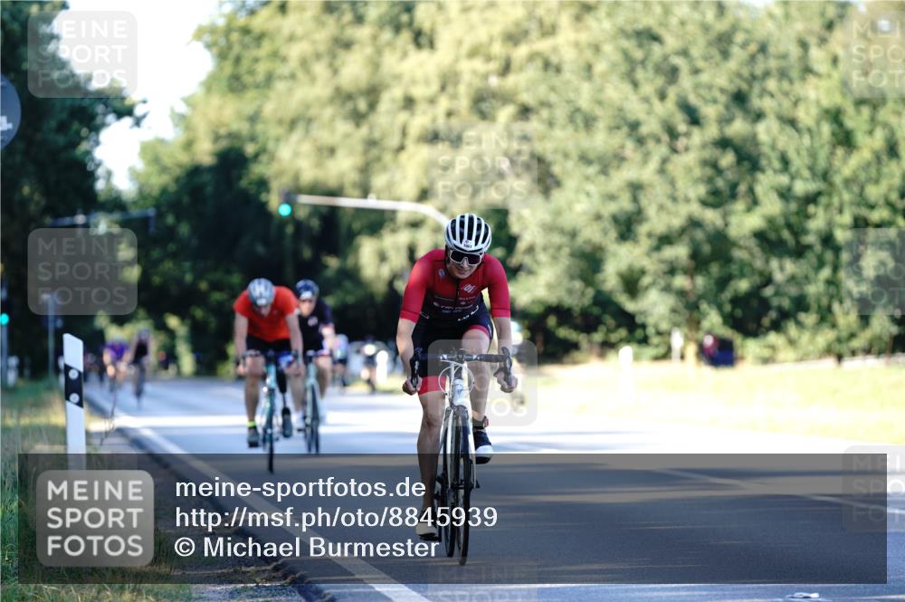 07.09.2025 - 19. Norderstedt Triathlon Michael Burmester http://msf.ph/oto/8845939 07.09.2025 16:07:24 Radfahren 1061 meine-sportfotos.de