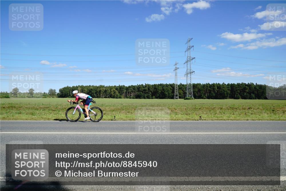 07.09.2025 - 19. Norderstedt Triathlon Michael Burmester http://msf.ph/oto/8845940 07.09.2025 15:06:46 Radfahren 897, 1433 meine-sportfotos.de