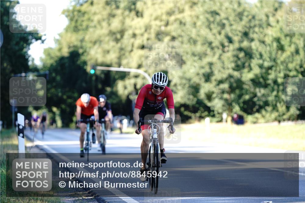 07.09.2025 - 19. Norderstedt Triathlon Michael Burmester http://msf.ph/oto/8845942 07.09.2025 16:07:24 Radfahren 1061 meine-sportfotos.de