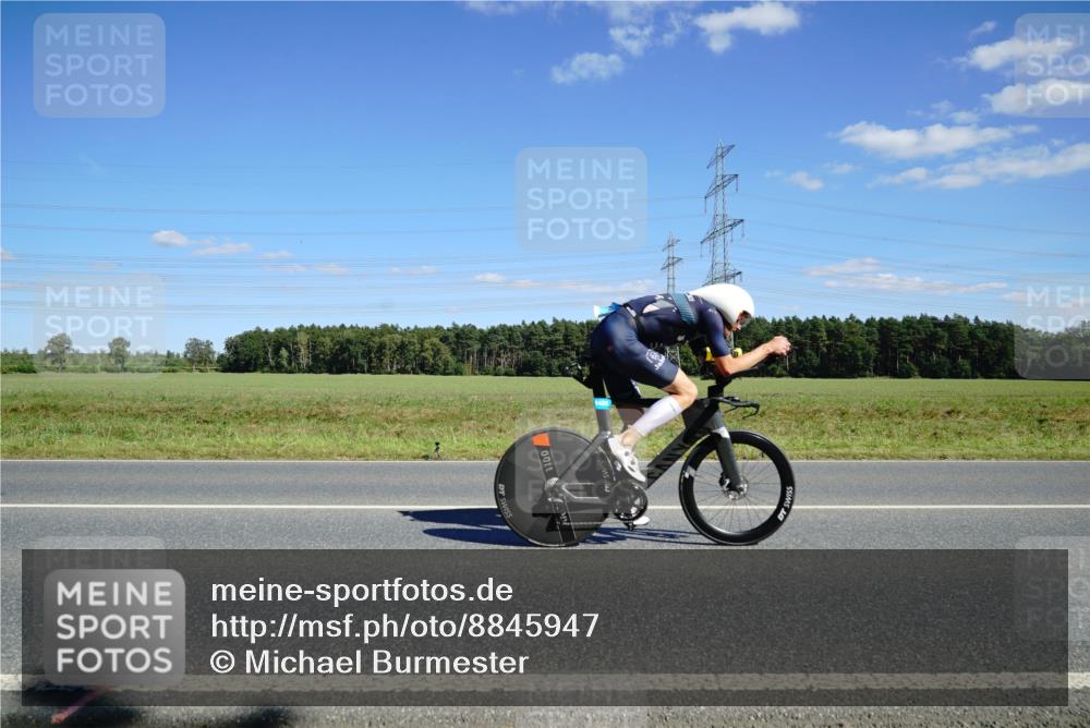 07.09.2025 - 19. Norderstedt Triathlon Michael Burmester http://msf.ph/oto/8845947 07.09.2025 15:06:48 Radfahren 897, 1433 meine-sportfotos.de