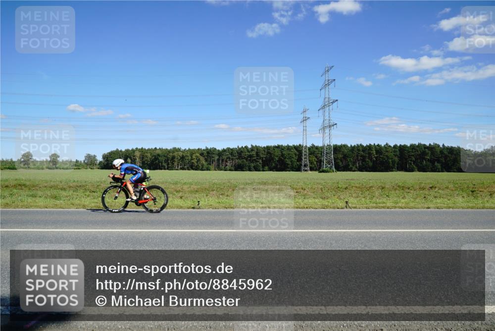 07.09.2025 - 19. Norderstedt Triathlon Michael Burmester http://msf.ph/oto/8845962 07.09.2025 15:06:56 Radfahren  meine-sportfotos.de