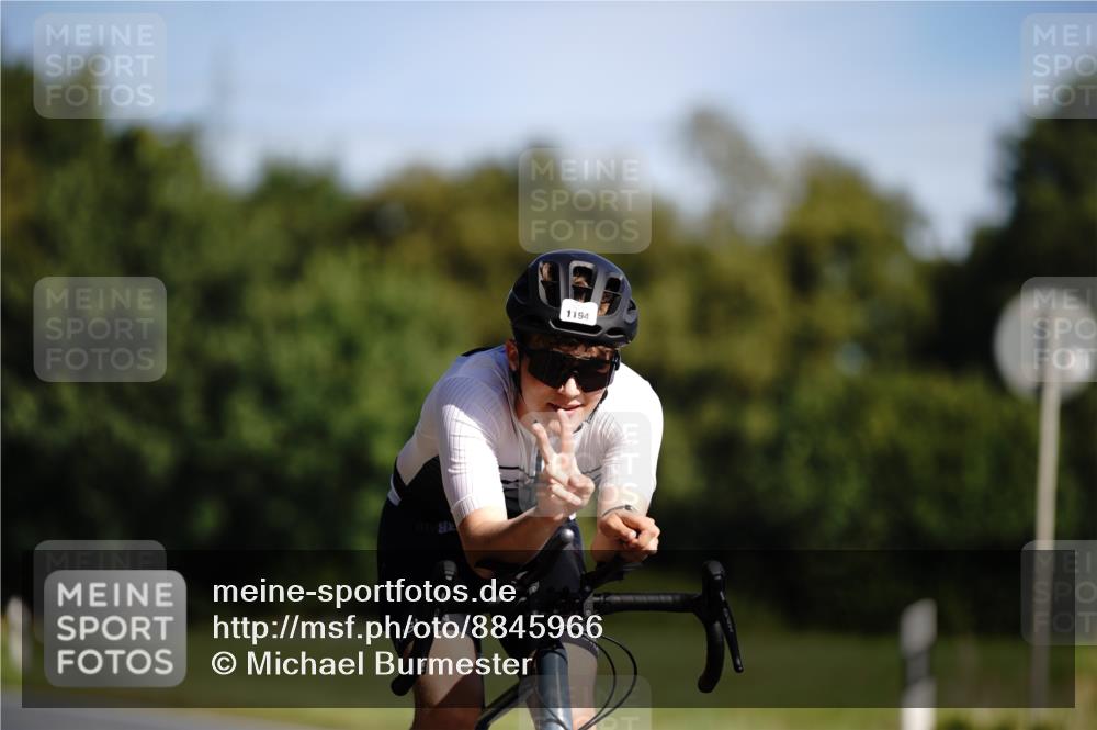 07.09.2025 - 19. Norderstedt Triathlon Michael Burmester http://msf.ph/oto/8845966 07.09.2025 11:12:14 Radfahren 1194 meine-sportfotos.de