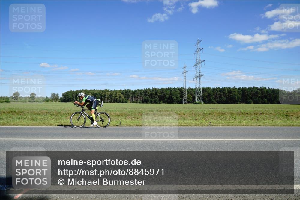 07.09.2025 - 19. Norderstedt Triathlon Michael Burmester http://msf.ph/oto/8845971 07.09.2025 15:07:02 Radfahren  meine-sportfotos.de