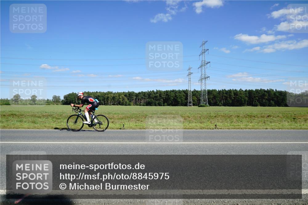 07.09.2025 - 19. Norderstedt Triathlon Michael Burmester http://msf.ph/oto/8845975 07.09.2025 15:07:06 Radfahren  meine-sportfotos.de