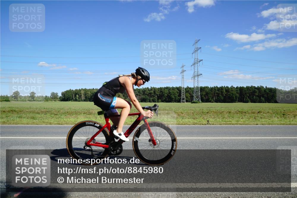 07.09.2025 - 19. Norderstedt Triathlon Michael Burmester http://msf.ph/oto/8845980 07.09.2025 15:07:09 Radfahren 449 meine-sportfotos.de
