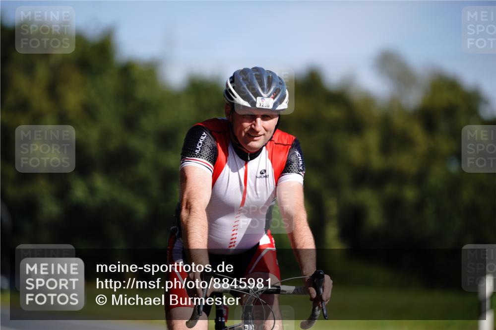 07.09.2025 - 19. Norderstedt Triathlon Michael Burmester http://msf.ph/oto/8845981 07.09.2025 11:12:18 Radfahren 1236 meine-sportfotos.de