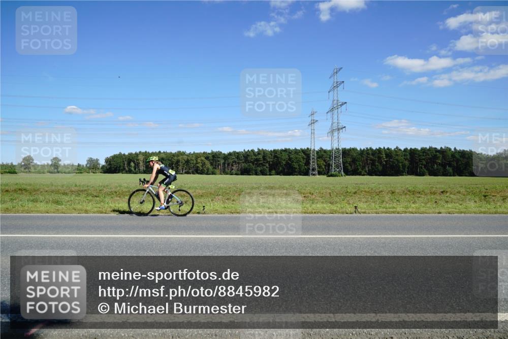 07.09.2025 - 19. Norderstedt Triathlon Michael Burmester http://msf.ph/oto/8845982 07.09.2025 15:07:13 Radfahren 449 meine-sportfotos.de