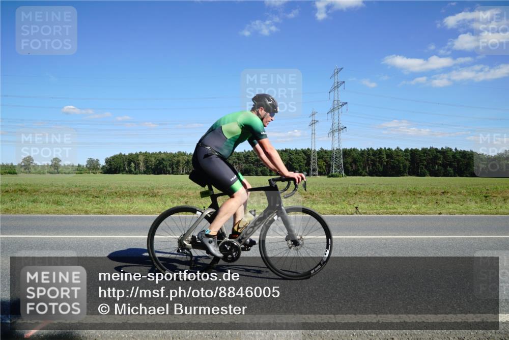 07.09.2025 - 19. Norderstedt Triathlon Michael Burmester http://msf.ph/oto/8846005 07.09.2025 15:07:22 Radfahren 1492, 1508 meine-sportfotos.de