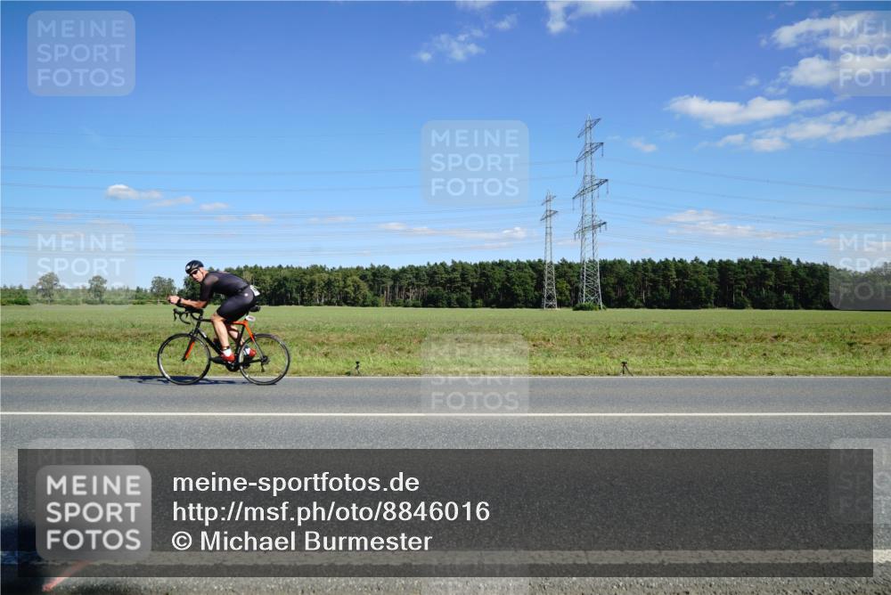 07.09.2025 - 19. Norderstedt Triathlon Michael Burmester http://msf.ph/oto/8846016 07.09.2025 15:07:29 Radfahren  meine-sportfotos.de