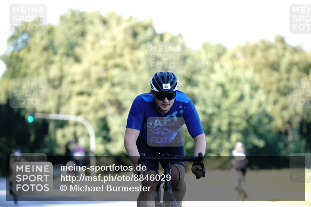 07.09.2025 - 19. Norderstedt Triathlon Michael Burmester http://msf.ph/oto/8846029 07.09.2025 16:07:49 Radfahren 957, 1529 meine-sportfotos.de