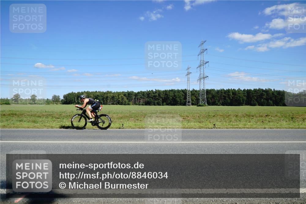 07.09.2025 - 19. Norderstedt Triathlon Michael Burmester http://msf.ph/oto/8846034 07.09.2025 15:07:40 Radfahren 1495 meine-sportfotos.de