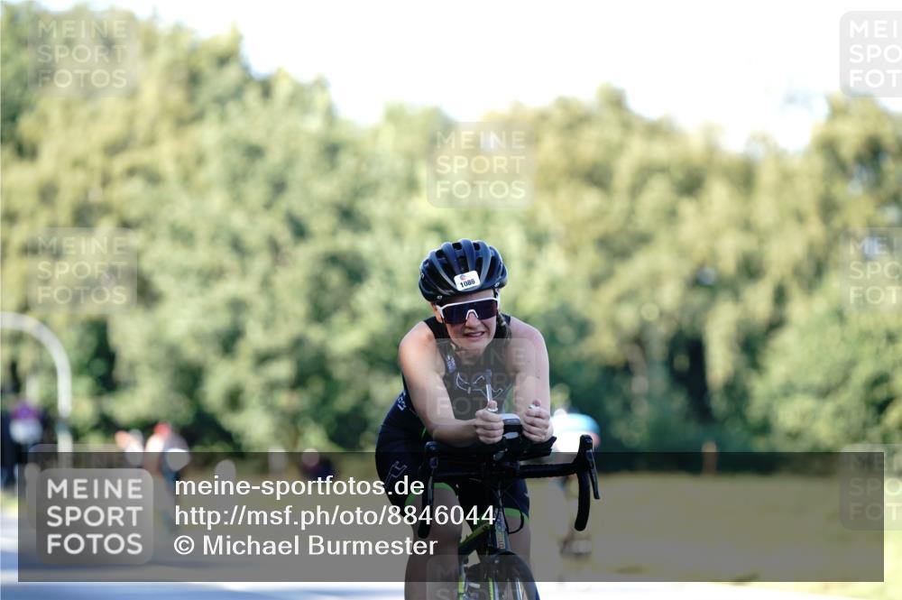 07.09.2025 - 19. Norderstedt Triathlon Michael Burmester http://msf.ph/oto/8846044 07.09.2025 16:07:53 Radfahren 957, 1086 meine-sportfotos.de