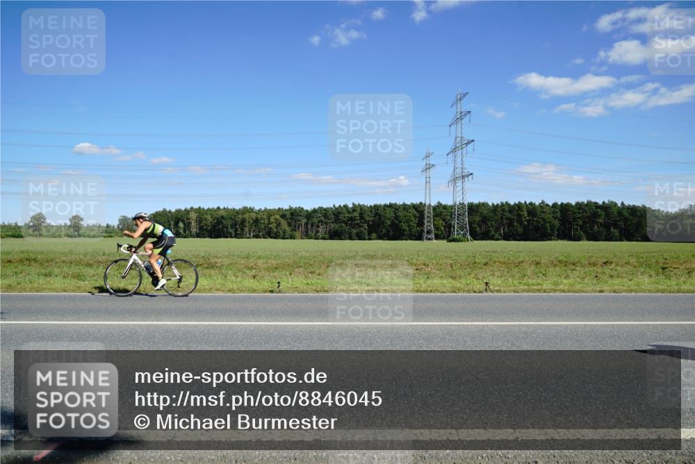 07.09.2025 - 19. Norderstedt Triathlon Michael Burmester http://msf.ph/oto/8846045 07.09.2025 15:07:49 Radfahren 464 meine-sportfotos.de