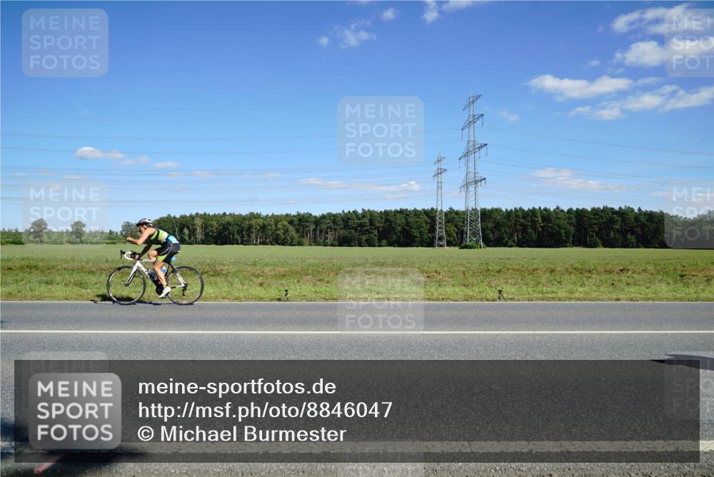 07.09.2025 - 19. Norderstedt Triathlon Michael Burmester http://msf.ph/oto/8846047 07.09.2025 15:07:49 Radfahren 464 meine-sportfotos.de