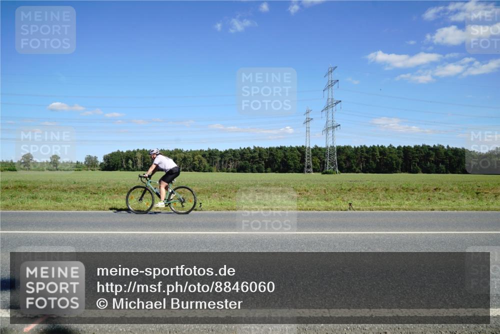 07.09.2025 - 19. Norderstedt Triathlon Michael Burmester http://msf.ph/oto/8846060 07.09.2025 15:08:04 Radfahren  meine-sportfotos.de