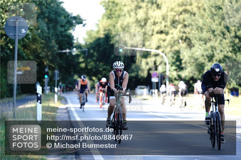 07.09.2025 - 19. Norderstedt Triathlon Michael Burmester http://msf.ph/oto/8846067 07.09.2025 16:08:14 Radfahren 461, 945, 1415, 1475, 1607 meine-sportfotos.de