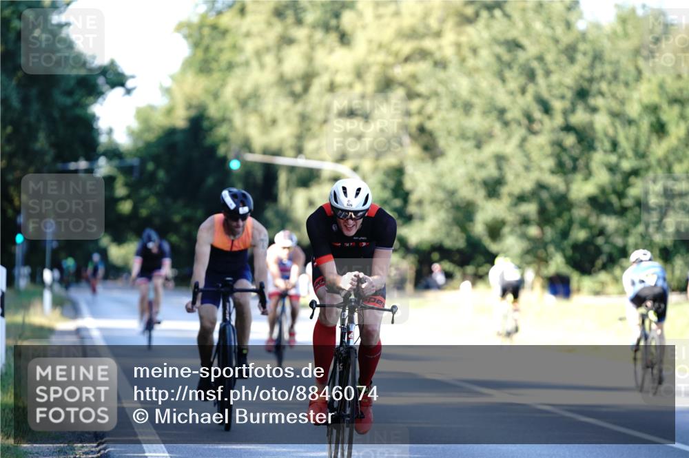 07.09.2025 - 19. Norderstedt Triathlon Michael Burmester http://msf.ph/oto/8846074 07.09.2025 16:08:19 Radfahren 461, 526, 1415, 1443, 1593 meine-sportfotos.de