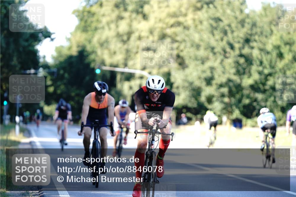 07.09.2025 - 19. Norderstedt Triathlon Michael Burmester http://msf.ph/oto/8846078 07.09.2025 16:08:19 Radfahren 461, 526, 1415, 1443, 1593 meine-sportfotos.de