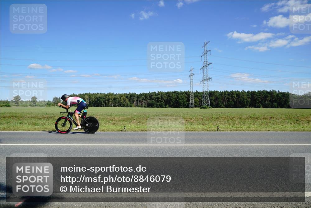 07.09.2025 - 19. Norderstedt Triathlon Michael Burmester http://msf.ph/oto/8846079 07.09.2025 15:08:13 Radfahren 463 meine-sportfotos.de