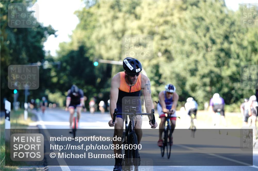 07.09.2025 - 19. Norderstedt Triathlon Michael Burmester http://msf.ph/oto/8846090 07.09.2025 16:08:20 Radfahren 461, 526, 1443, 1593 meine-sportfotos.de