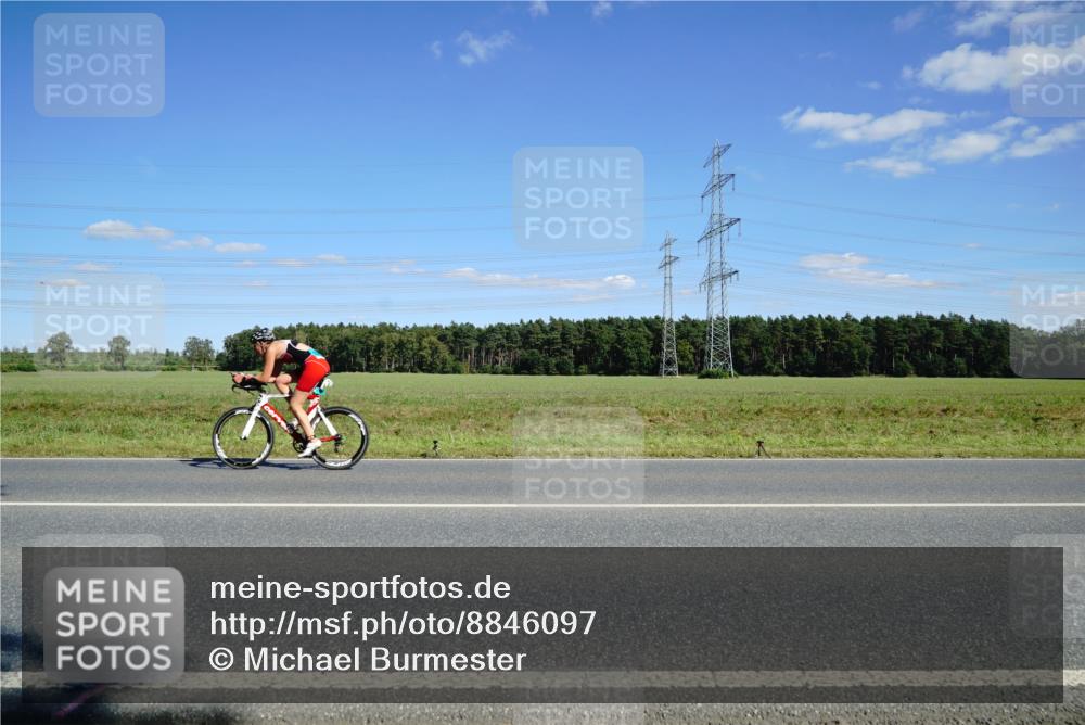 07.09.2025 - 19. Norderstedt Triathlon Michael Burmester http://msf.ph/oto/8846097 07.09.2025 15:08:33 Radfahren 437, 474 meine-sportfotos.de