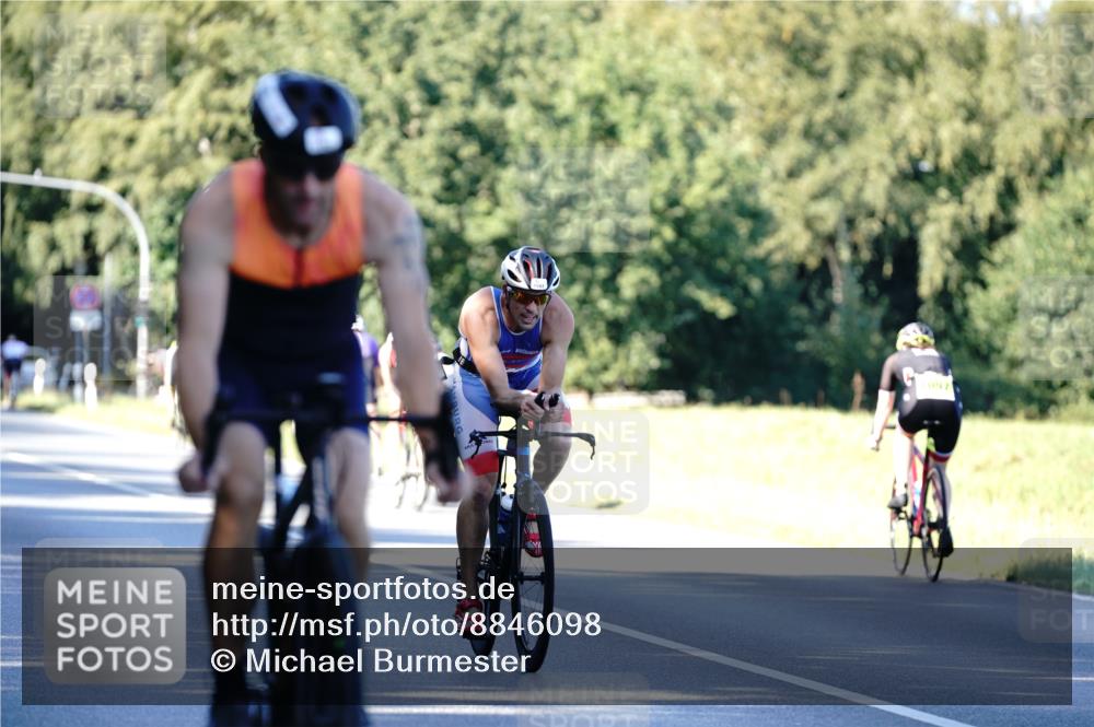 07.09.2025 - 19. Norderstedt Triathlon Michael Burmester http://msf.ph/oto/8846098 07.09.2025 16:08:21 Radfahren 526, 1443, 1579, 1593 meine-sportfotos.de