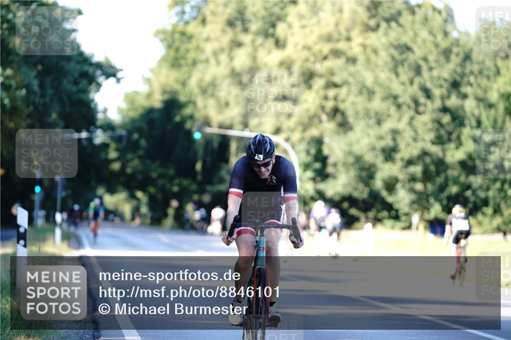 07.09.2025 - 19. Norderstedt Triathlon Michael Burmester http://msf.ph/oto/8846101 07.09.2025 16:08:23 Radfahren 526, 1443, 1579, 1593 meine-sportfotos.de
