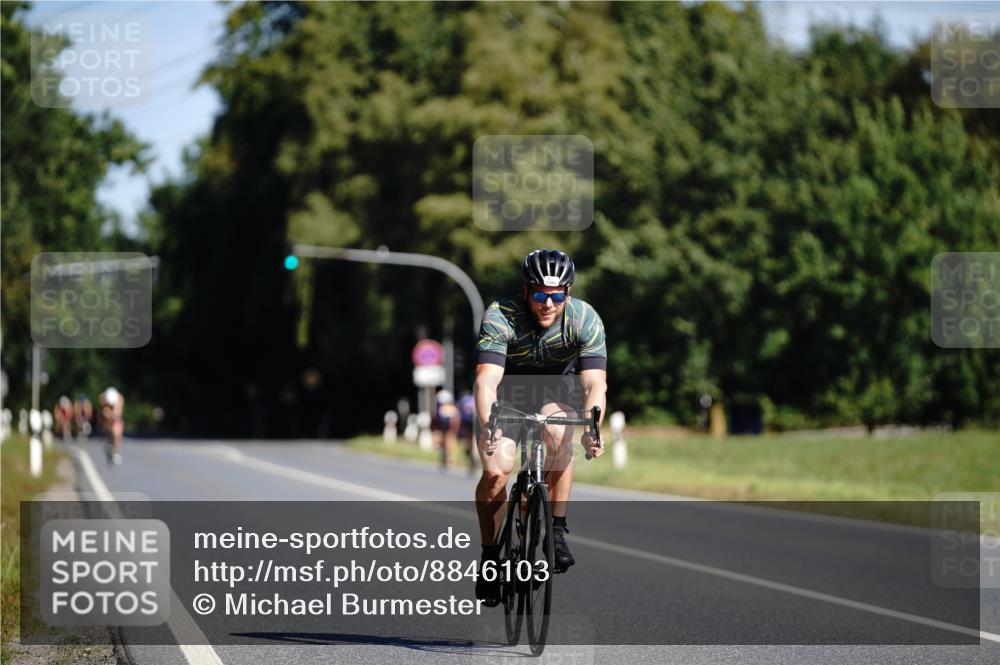 07.09.2025 - 19. Norderstedt Triathlon Michael Burmester http://msf.ph/oto/8846103 07.09.2025 11:13:06 Radfahren 1395 meine-sportfotos.de