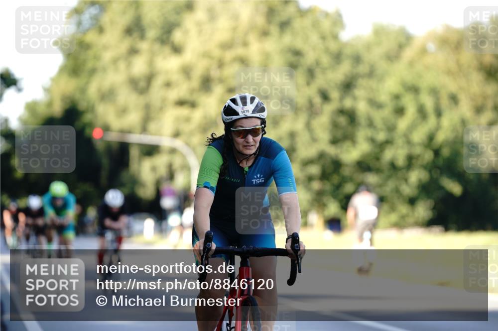07.09.2025 - 19. Norderstedt Triathlon Michael Burmester http://msf.ph/oto/8846120 07.09.2025 16:08:35 Radfahren 927, 1078, 1623 meine-sportfotos.de