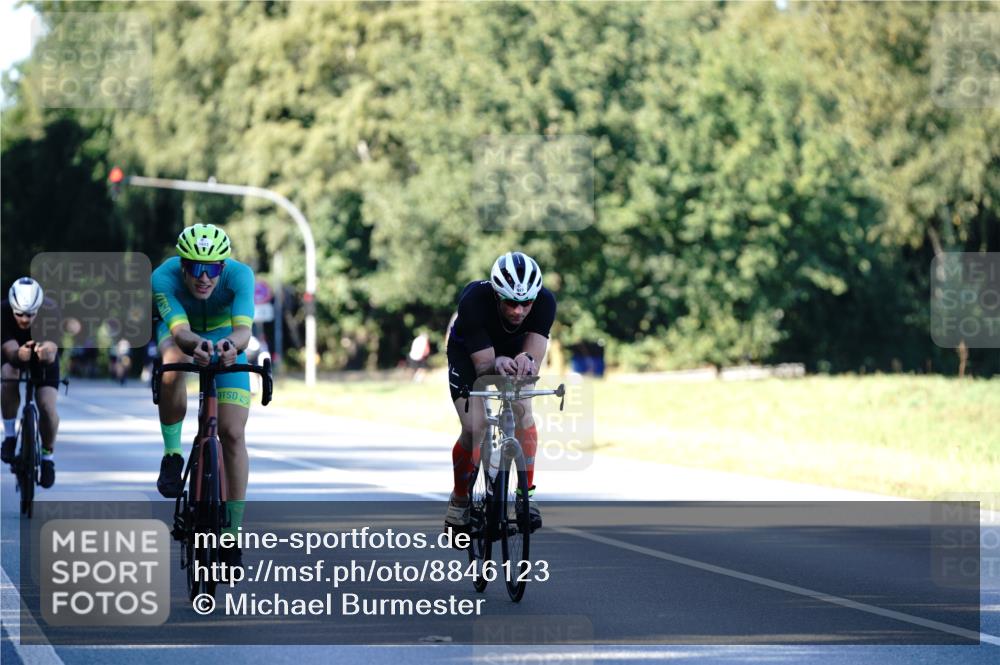 07.09.2025 - 19. Norderstedt Triathlon Michael Burmester http://msf.ph/oto/8846123 07.09.2025 16:08:36 Radfahren 927, 1078, 1458, 1623 meine-sportfotos.de