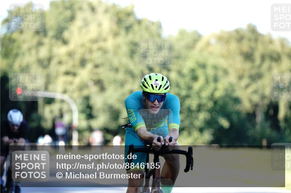 07.09.2025 - 19. Norderstedt Triathlon Michael Burmester http://msf.ph/oto/8846135 07.09.2025 16:08:38 Radfahren 927, 1078, 1458, 1623 meine-sportfotos.de