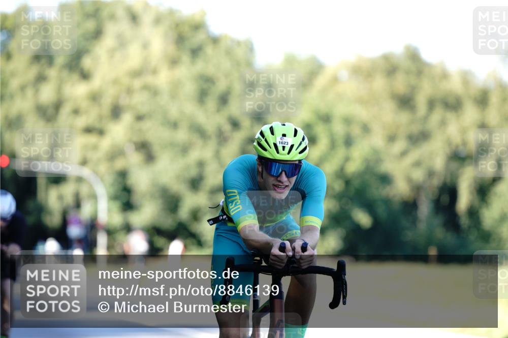 07.09.2025 - 19. Norderstedt Triathlon Michael Burmester http://msf.ph/oto/8846139 07.09.2025 16:08:38 Radfahren 927, 1078, 1458, 1623 meine-sportfotos.de