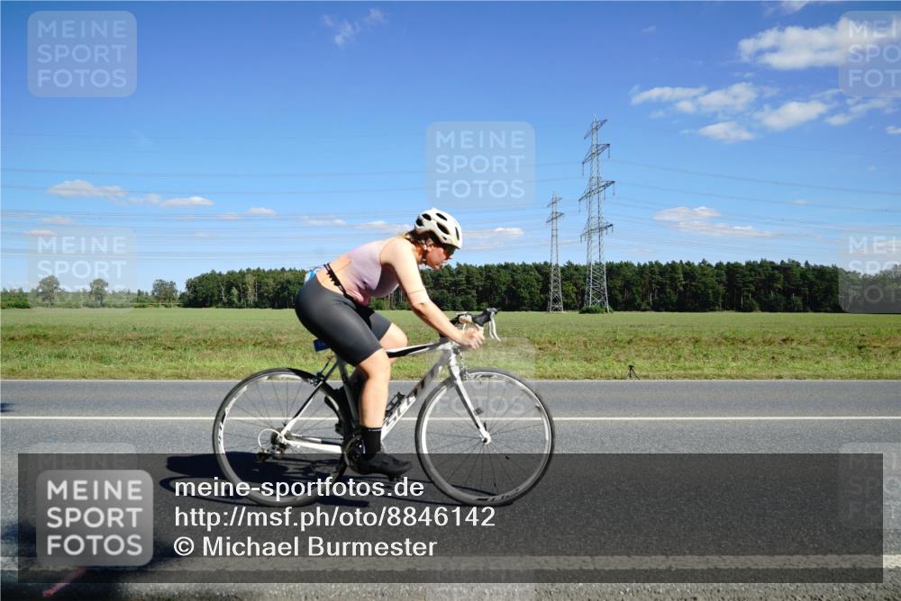 07.09.2025 - 19. Norderstedt Triathlon Michael Burmester http://msf.ph/oto/8846142 07.09.2025 15:09:15 Radfahren 477, 1424, 1494 meine-sportfotos.de