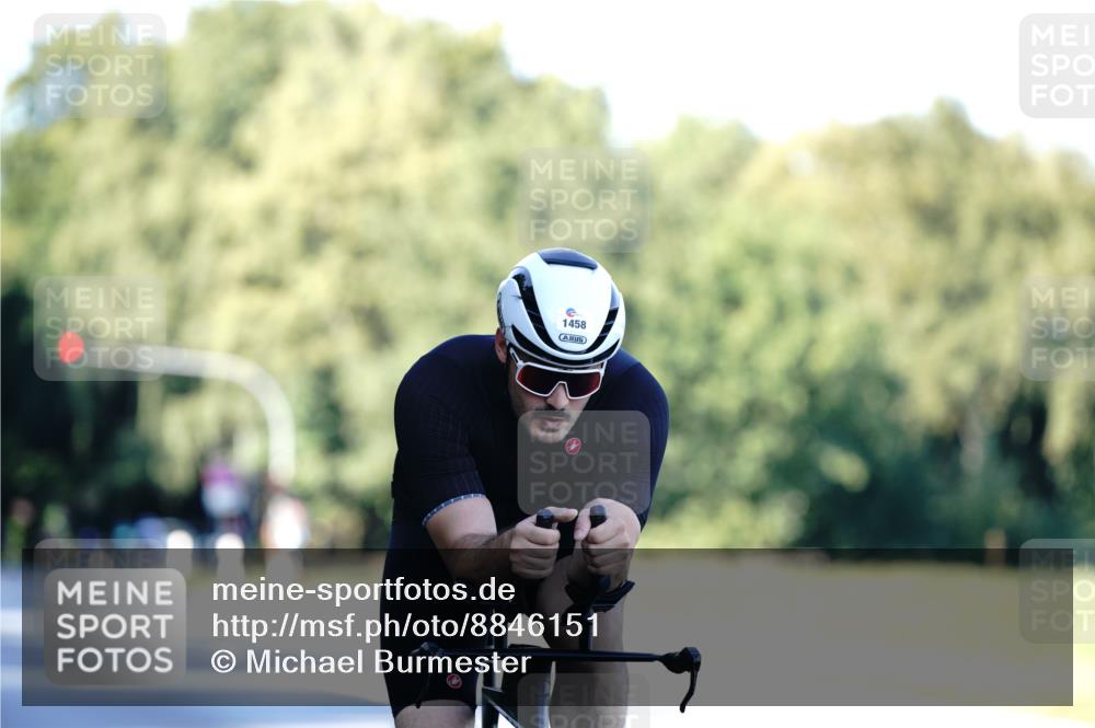 07.09.2025 - 19. Norderstedt Triathlon Michael Burmester http://msf.ph/oto/8846151 07.09.2025 16:08:39 Radfahren 401, 927, 1078, 1458, 1623 meine-sportfotos.de